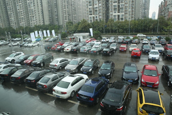 成交攀高 汽車街 成都新元素成功合作拍賣近50輛